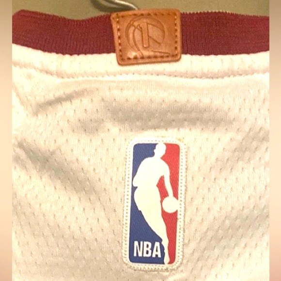LeBron James 23 NBA Finals Nike Team Cavaliers Jersey Size L ( Length +4 ) - Picture 6 of 8